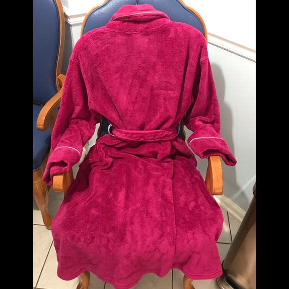 Tommy Hilfiger fuschia pink plush robe - Picture 14 of 15